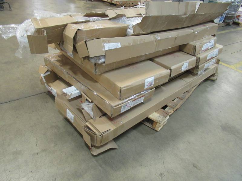 lot 191 image: Pallet of White Shutters and MouldingTrim, Various Sizes