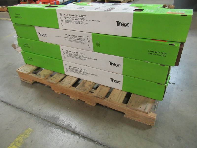 lot 150 image: Trex Transcend 4-in X 4-in Saddle Composite Deck Post Sleeve SD040448APS - 4 Sleeves