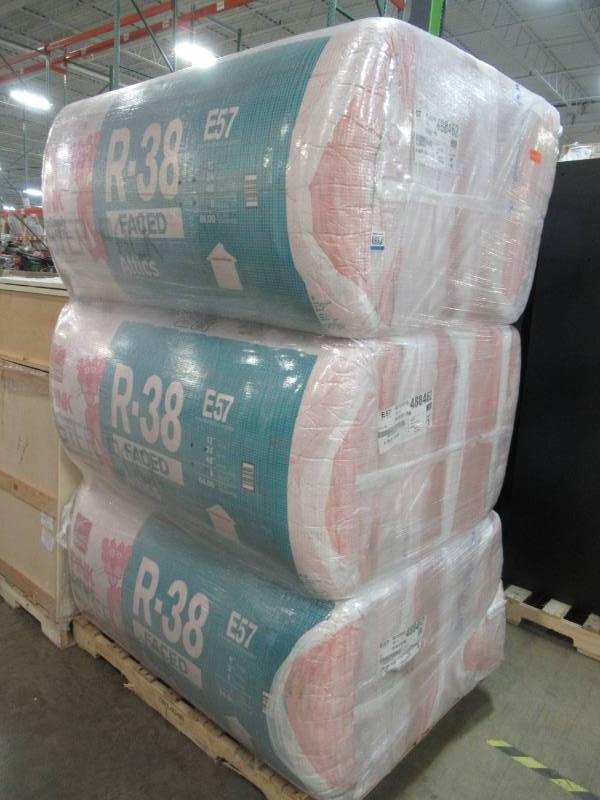 lot 31 image: Pallet of Owens Corning 24 in. W x 48 L 38 Kraft Insulation Batt 64 sq. ft., E57 - 12 Packs, 8 Pcs (64 Sq. ft.)pack