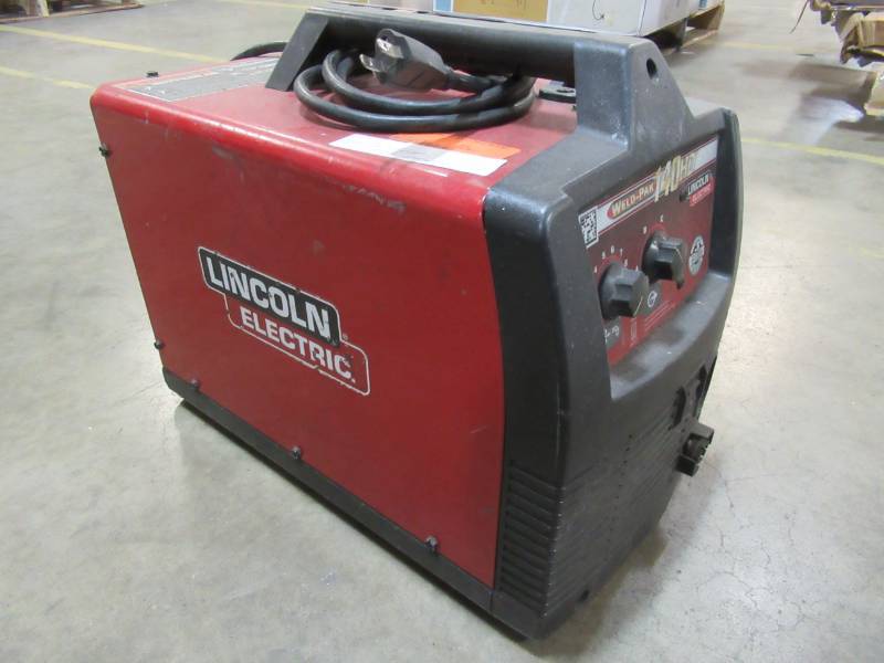 lot 63 image: Lincoln Electric Weld Pak 140 HD Wire-Feed Welder, K2514-1 - Missing Ground & Stick, Broken ground on plug