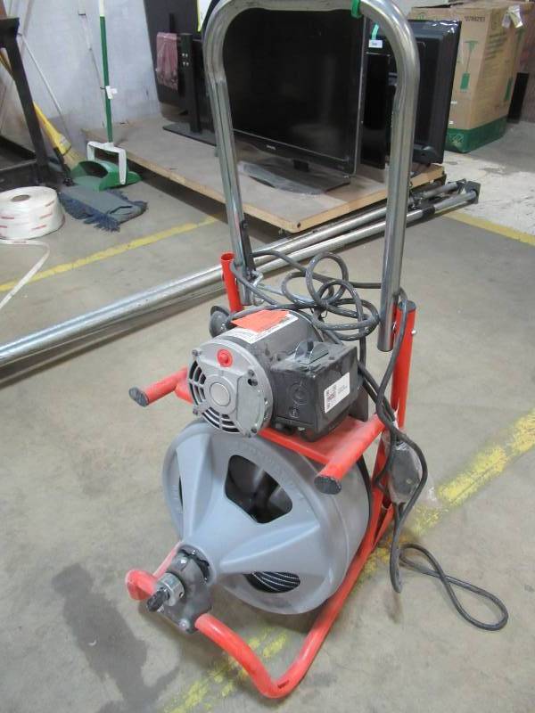 lot 92 image: Ridgid K-400-T2 Drum Machine with C-32 IW Cable, 52363. Missing Wheels & Cutters