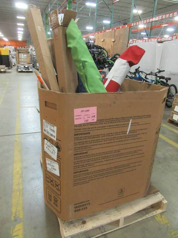 lot 262 image: WHOLESALE MIXED PALLET OF RETURNS - PATIO UMBRELLAS, TARPS AND MORE