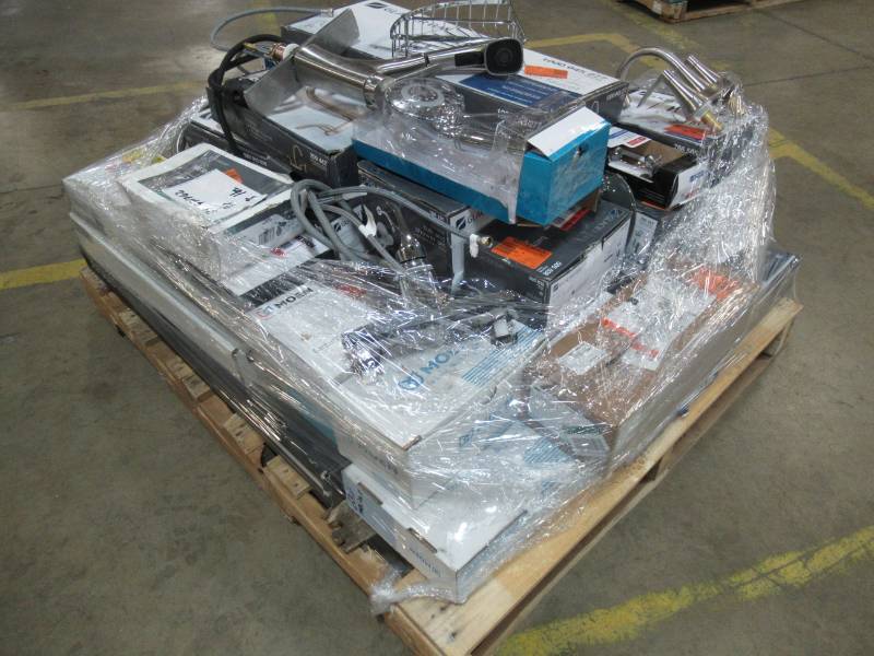 lot 22 image: WHOLESALE MIXED PALLET OF RETURNS - BATHROOM & KITCHEN FAUCETS