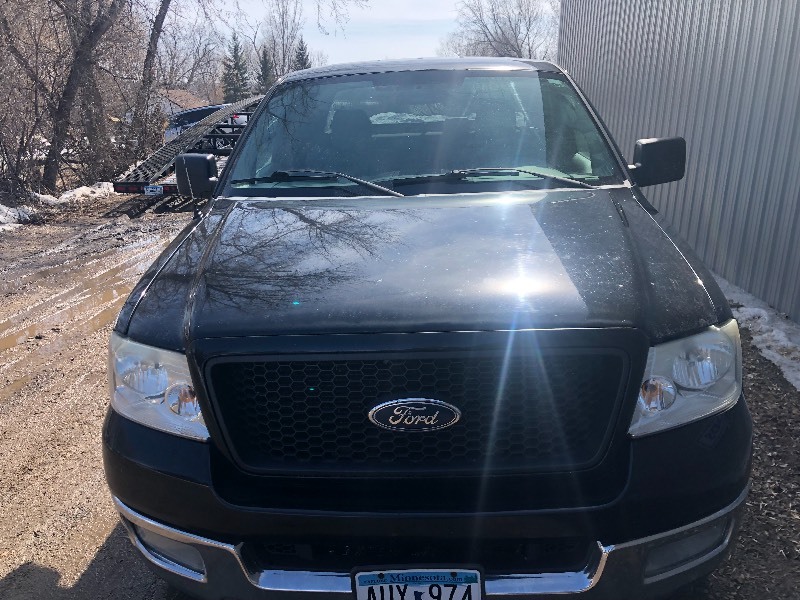 lot 8 image: 2004 FORD F-150 XLT 4X4 NO RESERVE