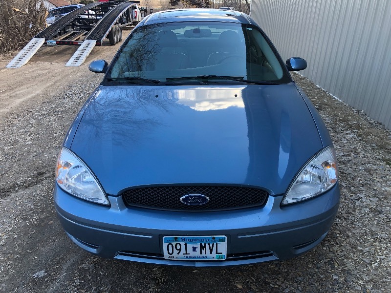 lot 6 image: 2006 FORD TAURUS NO RESERVE
