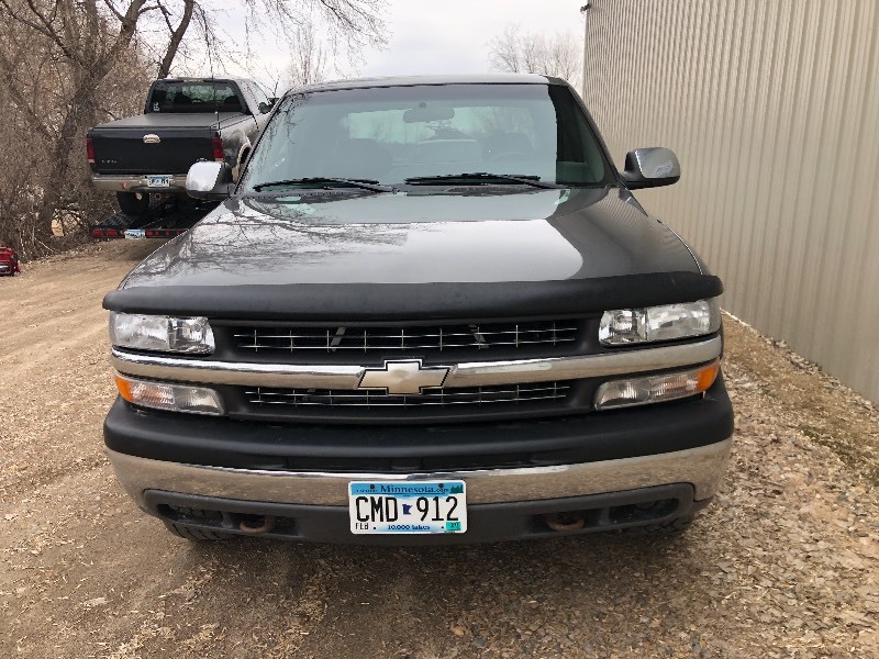 lot 9 image: 2000 SILVERADO 1500 4X4 NO RESERVE