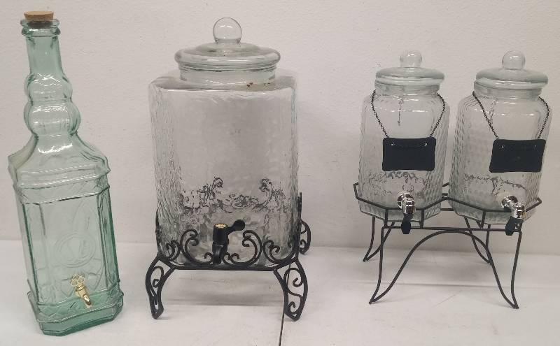 lot 85 image: Beverage Stands