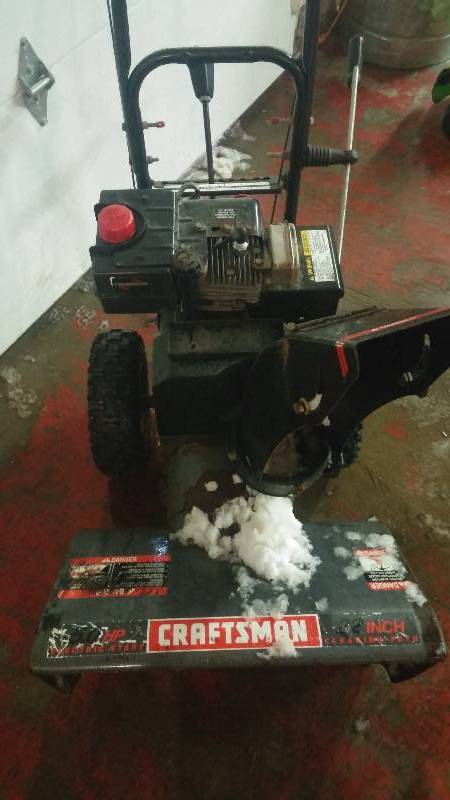 lot 2 image: Craftsman 5hp 22 Snow Blower, tested as-working