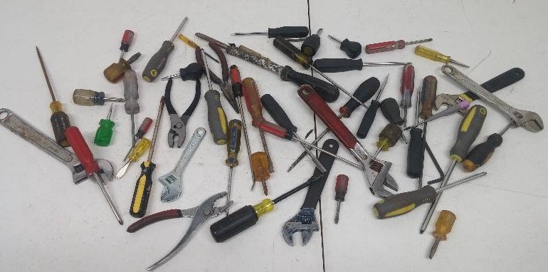 lot 14 image: 54pc Assorted Hand Tools