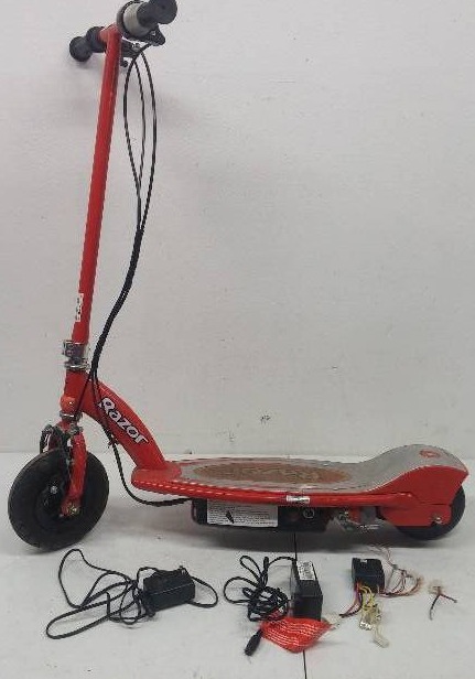 lot 18 image: Razor Electric Scooter