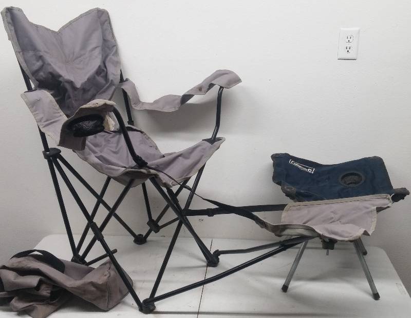 lot 48 image: Camping Lounge Chair and table
