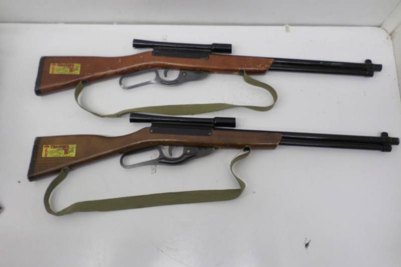 lot 67 image: 2 Vintage Trainer Rifle Parris MFG
