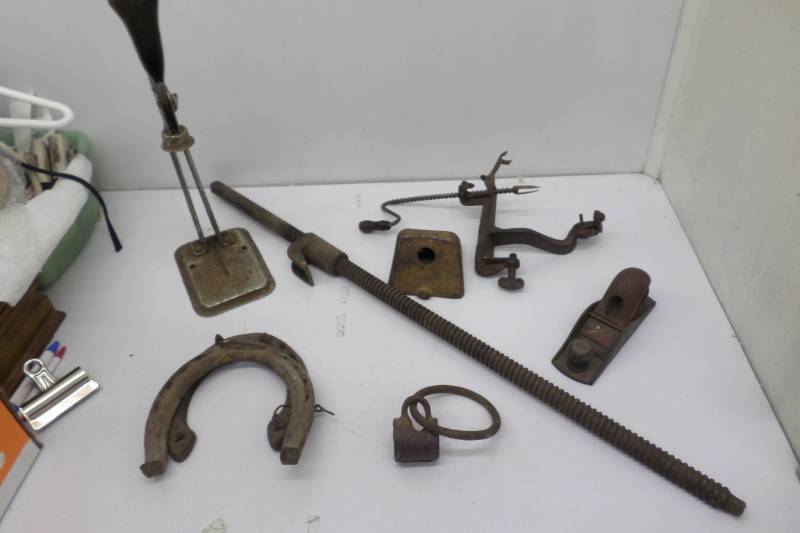 lot 69 image: Antique Items
