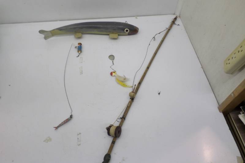 lot 71 image: Wooden Fishing Decoration