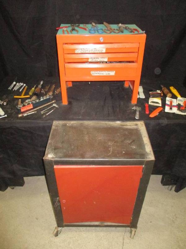 lot 15 image: Tool Box and cart and misc tools