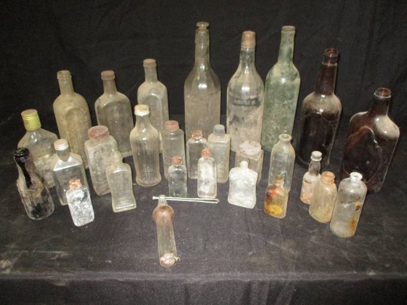 lot 25 image: Old Bottles