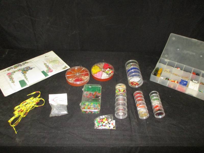 lot 47 image: Beads and stuff for crafts