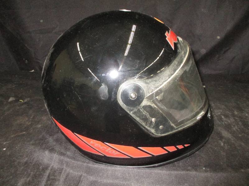 lot 95 image: Vector Helmet Xl Dot