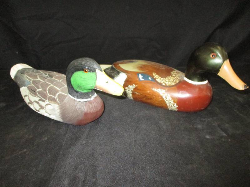 lot 100 image: 2 Ducks ones wood the other like reasin