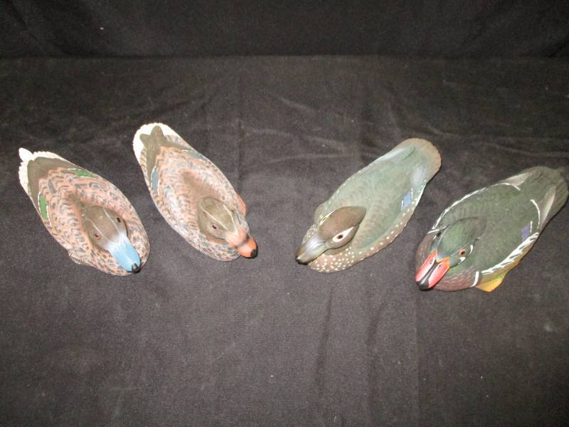 lot 104 image: 4 Ducks Reasin
