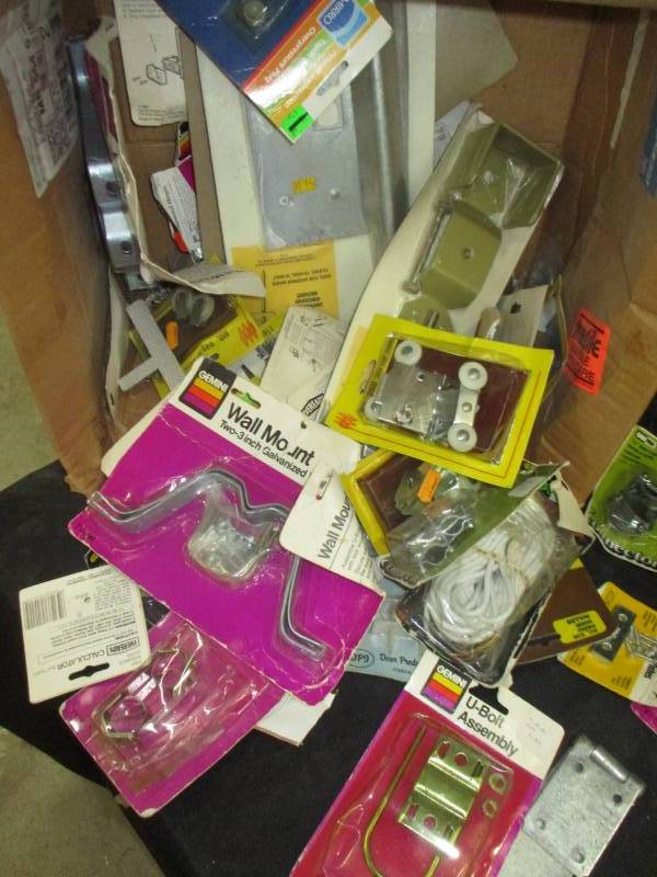 lot 118 image: Misc Hardware and various mounting brackets