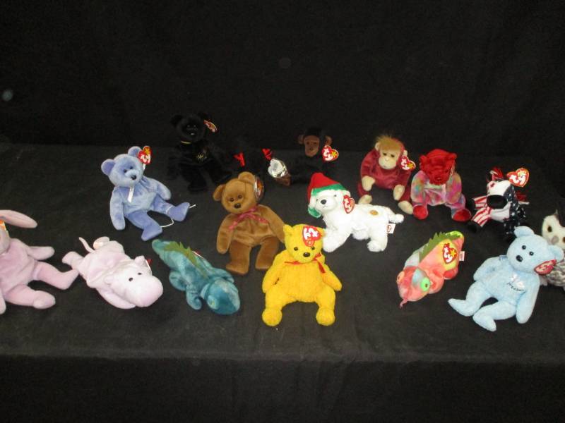 lot 126 image: 16 Ty Beanie Babies