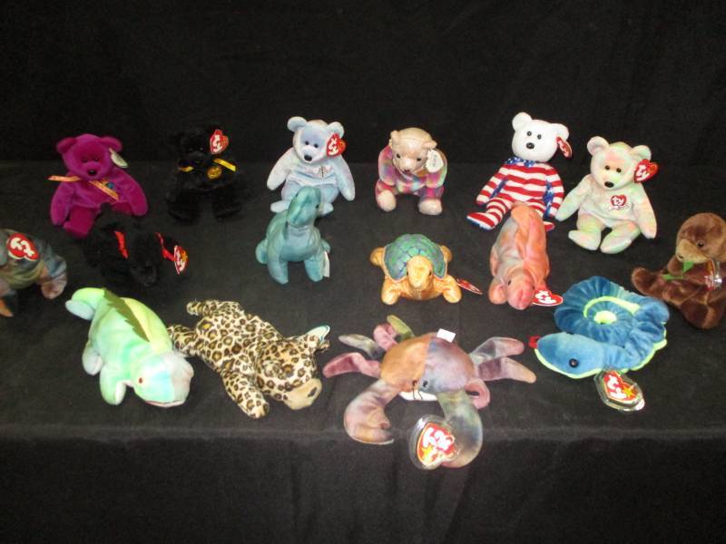 lot 129 image: 16 Ty Beanie Babies