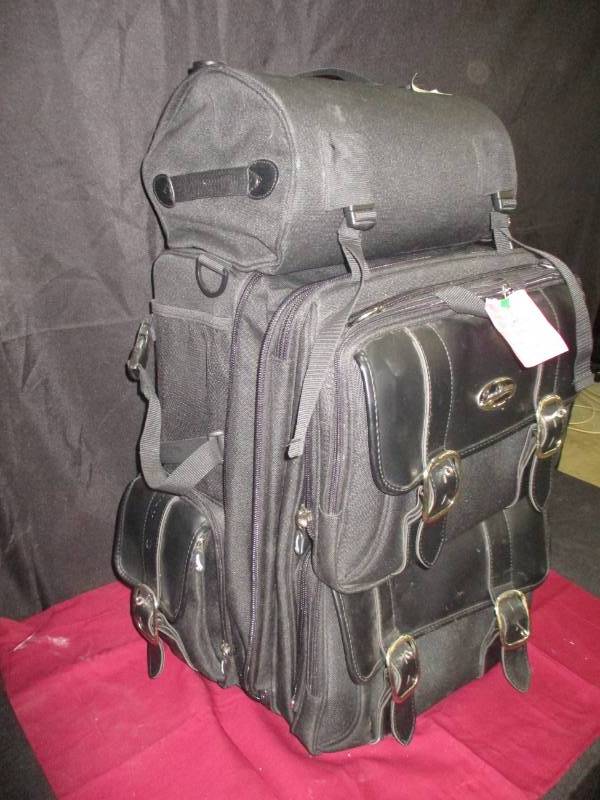 lot 159 image: Saddlemen Luggage Deluxe Sissy Bar Bag Like New