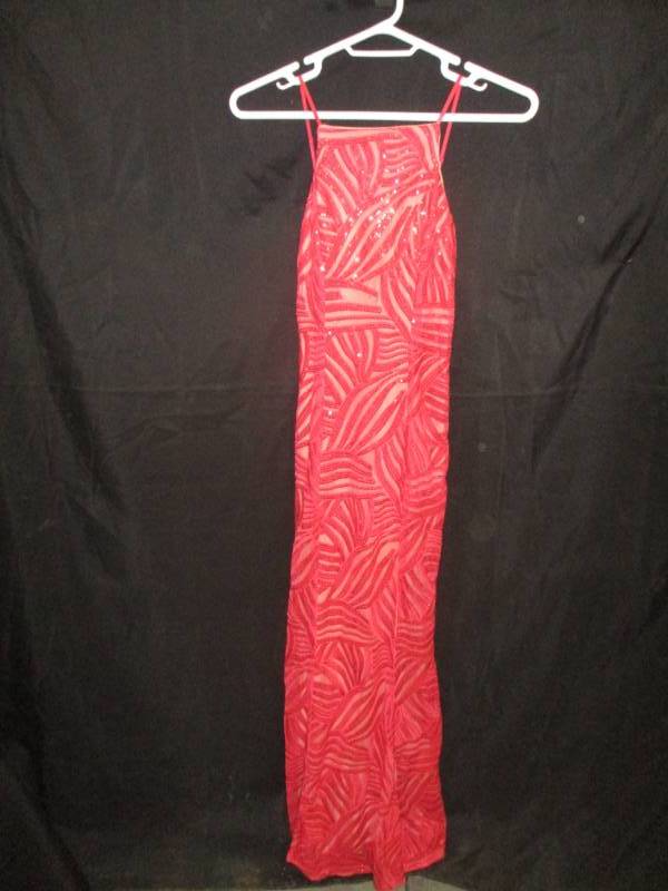 lot 168 image: Trixxi Coral Nude Dress Size 9 168.00 Great for Prom