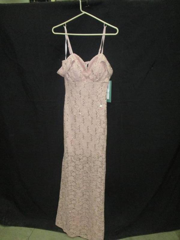lot 169 image: Love Reign Size 7 Dress Prom or Special Ocassion $168.00