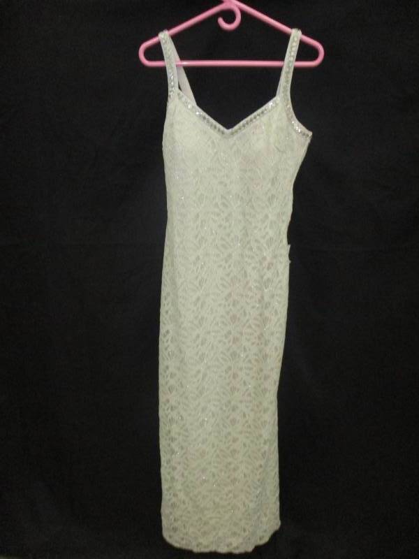 lot 172 image: Speechless Size 9 Dress Prom, Special Occasion