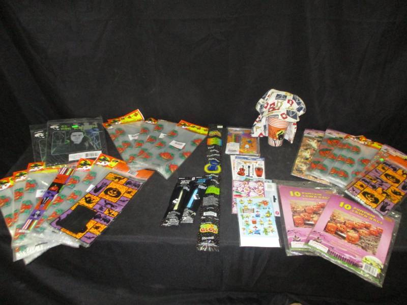 lot 174 image: Halloween Baggies and ,Dcor, Glo Slicks, Cap and stickers