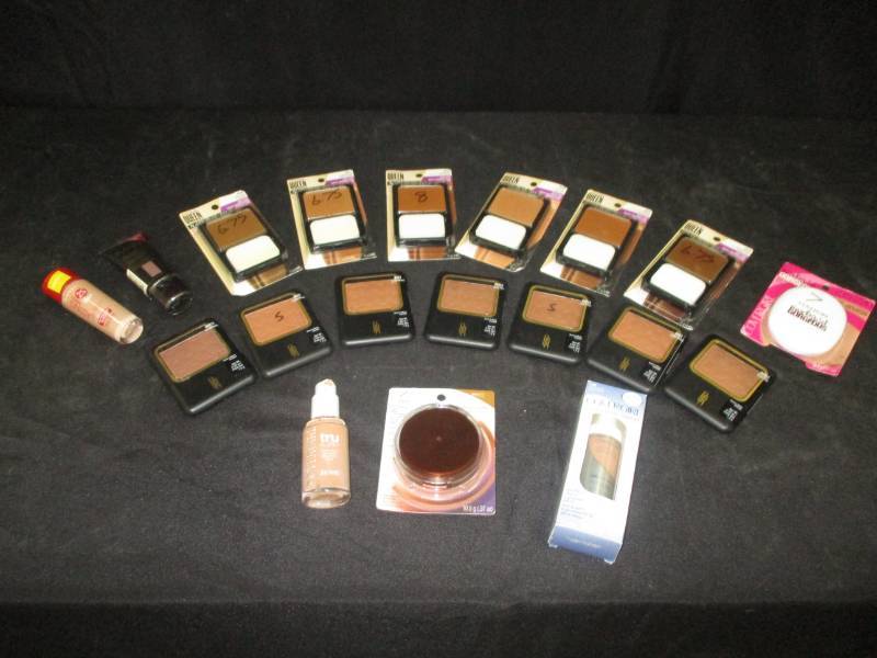 lot 175 image: Lots of Dark Complexion Makeup