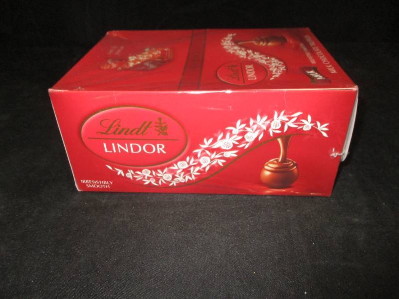 lot 194 image: 60 count Lindor Chocolates