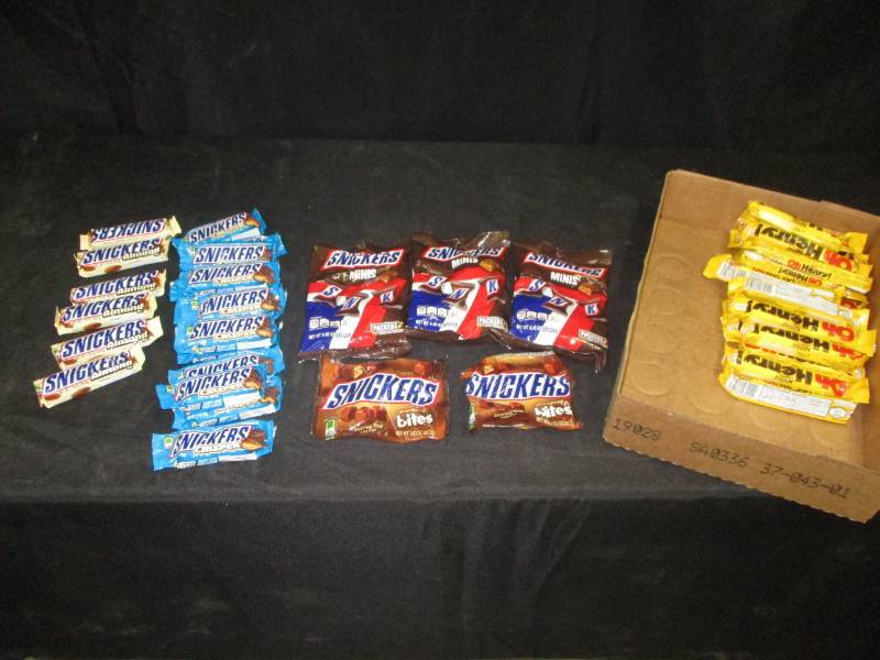 lot 198 image: Variety of 44 candy bars