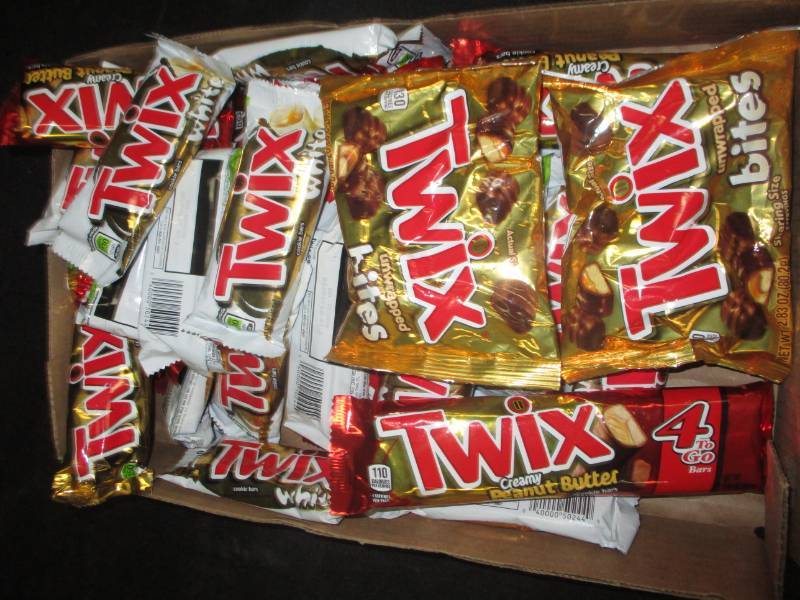 lot 210 image: 34 variety of twix candy bars