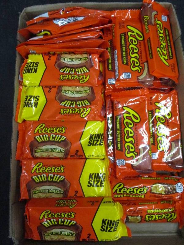 lot 217 image: 32 reeses packs