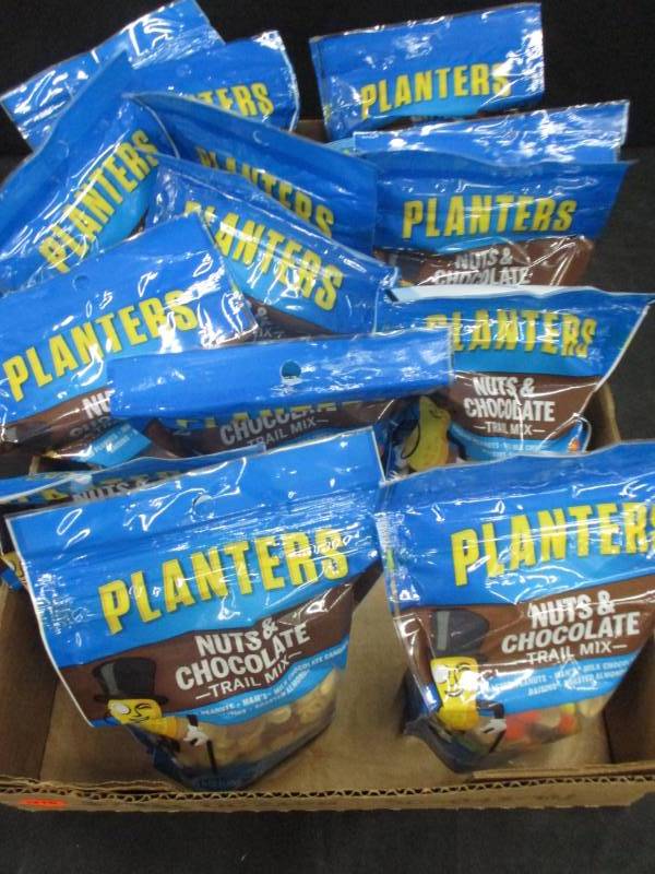lot 218 image: 16 bags of planters trail mix packs