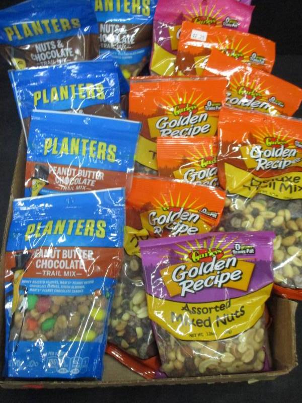 lot 224 image: 16 bags of trailmix and nuts