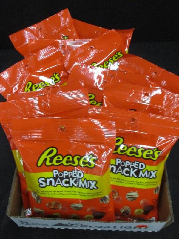 lot 228 image: 15 bangs of reeses snack mix
