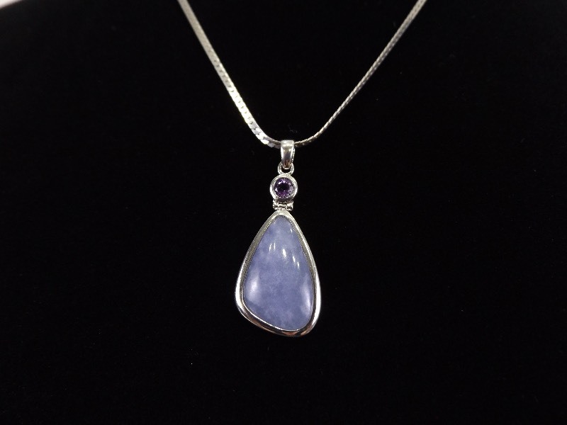 .925 Sterling Silver Amethyst Cabochon Pendant Necklace