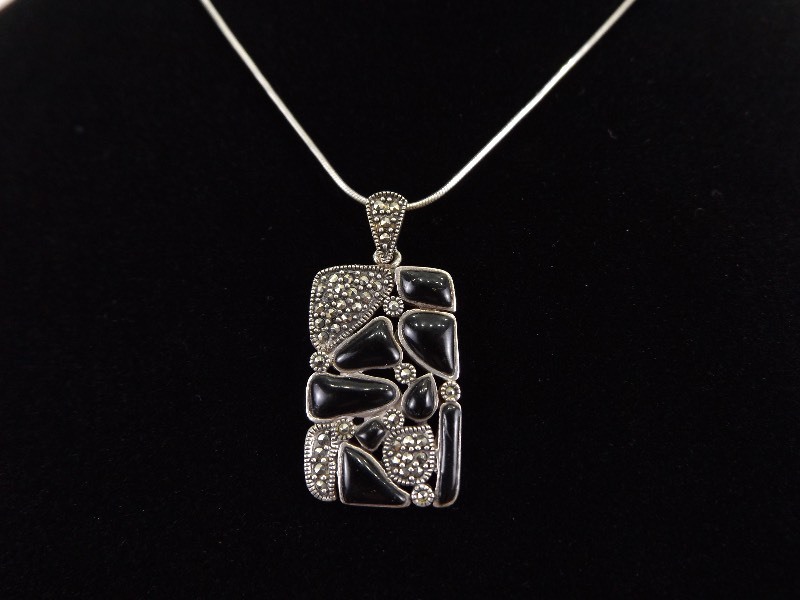 .925 Sterling Silver Art Nouveau Black Onyx Pendant Necklace
