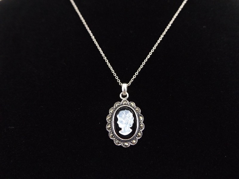 .925 Sterling Silver Art Nouveau Carved Shell Cameo Pendant Necklace
