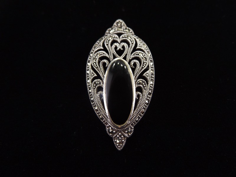 .925 Sterling Silver Art Nouveau Black Onyx Petal Brooch