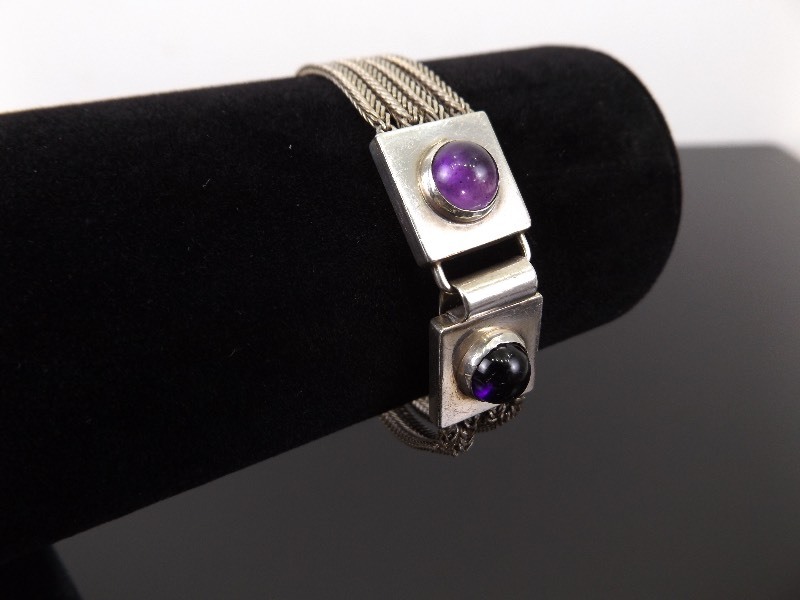 .925 Sterling Silver Amethyst Cabochon Bracelet