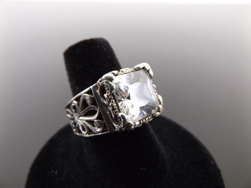 .925 Sterling Silver Princess Cut Crystal Ring Sz 7.25