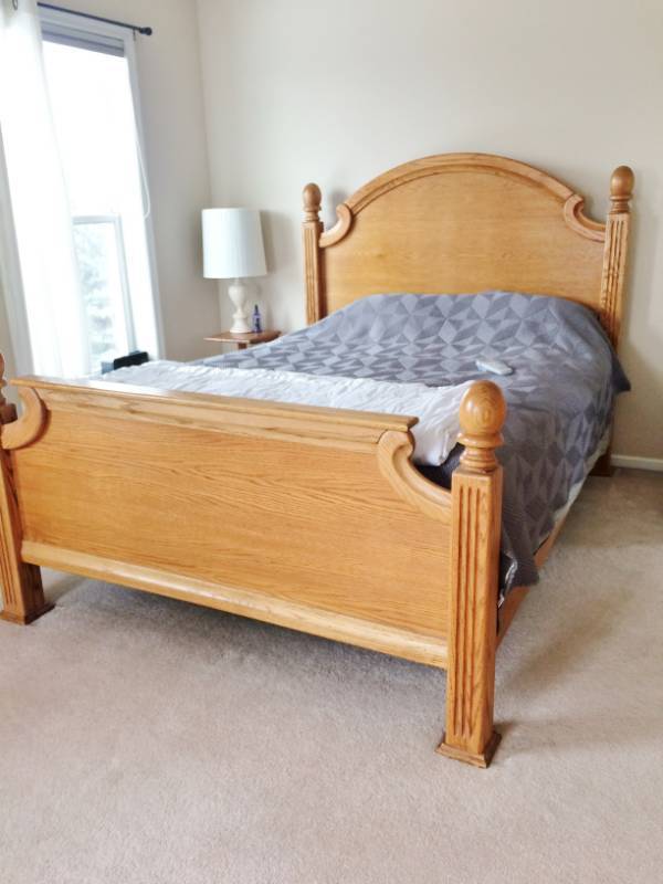 lot 5 image: GORGEOUS&nbspBLACKHAWK FURNITURE COMPANY AMISH MISSION ARTS & CRAFTS STYLE OAK 4 POSTER QUEEN SIZE BED WITH A EXCELLENT WORKING SLEEP NUMBER MATTRESS INCLUDED 