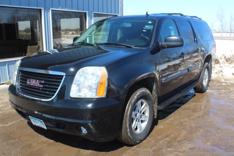 2007 GMC Yukon XL 1500 SLT - 2 Owner -
