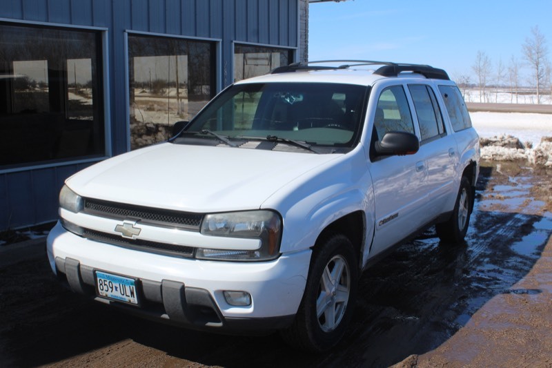 2002 Chevrolet Trailblazer LT 4x4 - 3rd Row Seating -