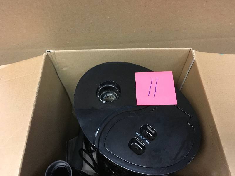 Air Innovations 1.6 Gal. Top Fill Humidifier with Aroma Tray in very good condition